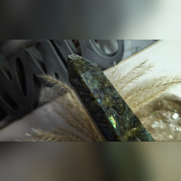 Labradorite Flash Crystal Tower (chipped tip) - Picture 8 of 16